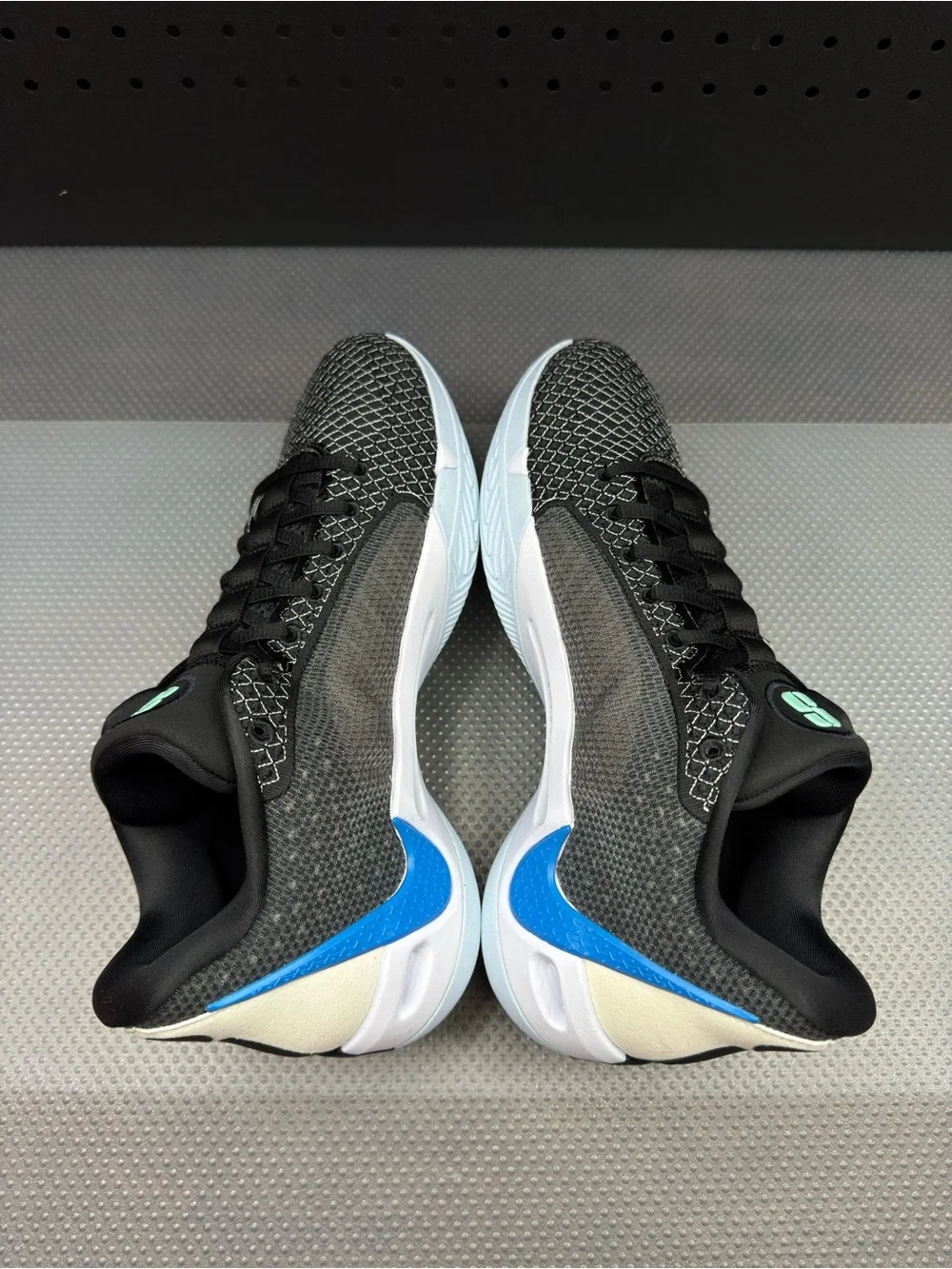 Nike Sabrina 1